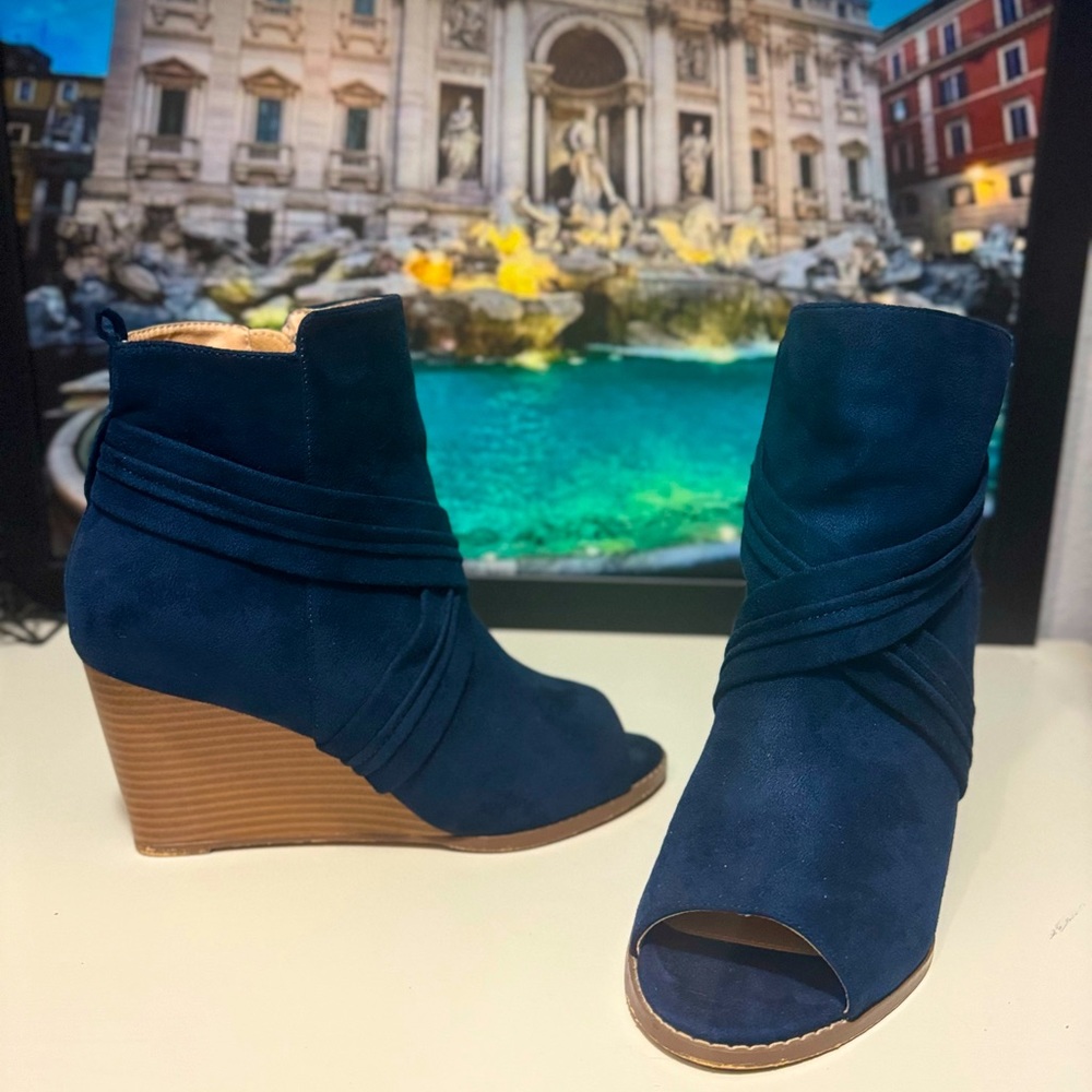 Navy peep-toe bootie wedge